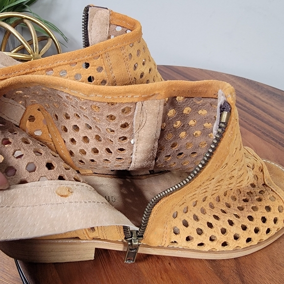 Musse & Cloud Tan Perforated Women's Ankle Boots Size 39 - Picture 15 of 17
